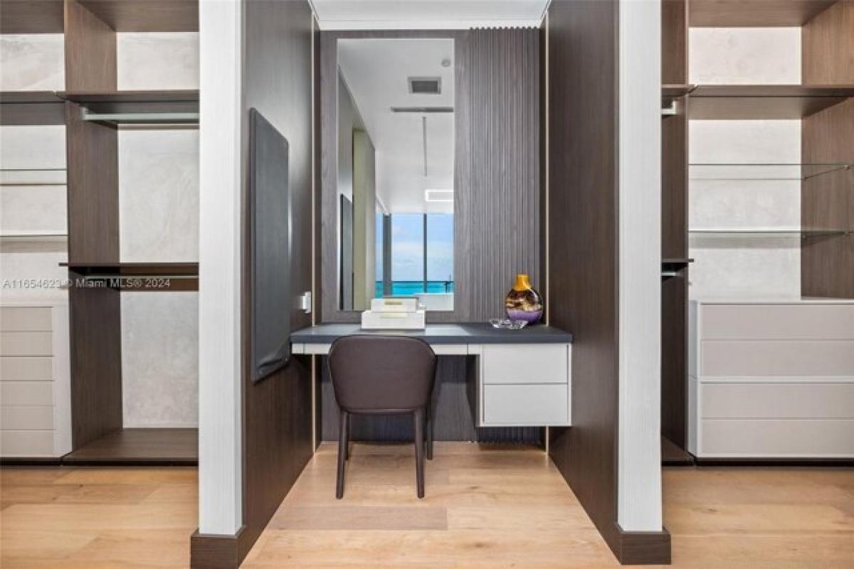 5 bedrooms House in Miami, USA No. 235669