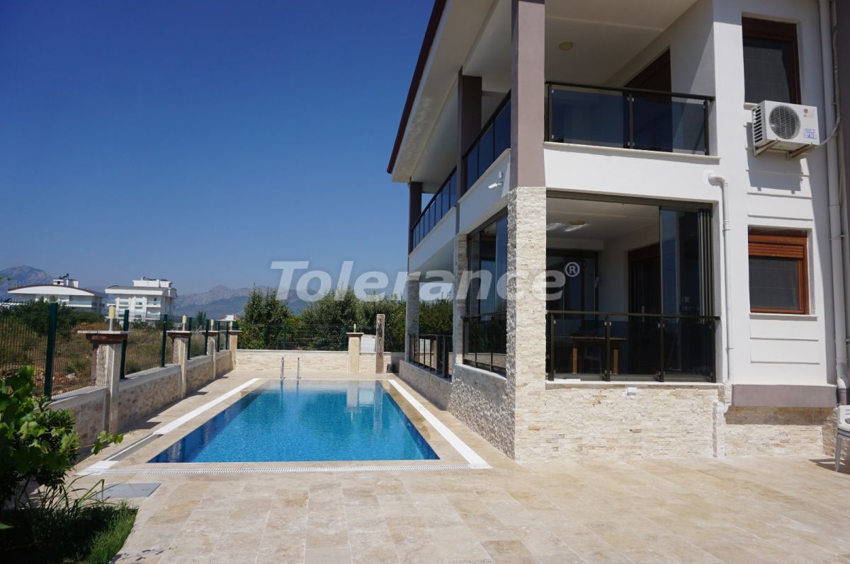 Villa 5+1 in Antalya, Turkey, Nr. 1399