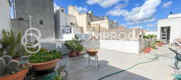 Коммерческая недвижимость в Galatina, Италия № 160125 32