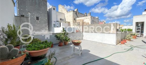 Коммерческая недвижимость в Galatina, Италия № 160125 13