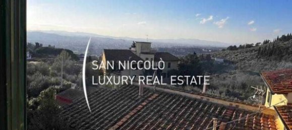 4 rooms Apartment in Florence, Italy No. 195568 2