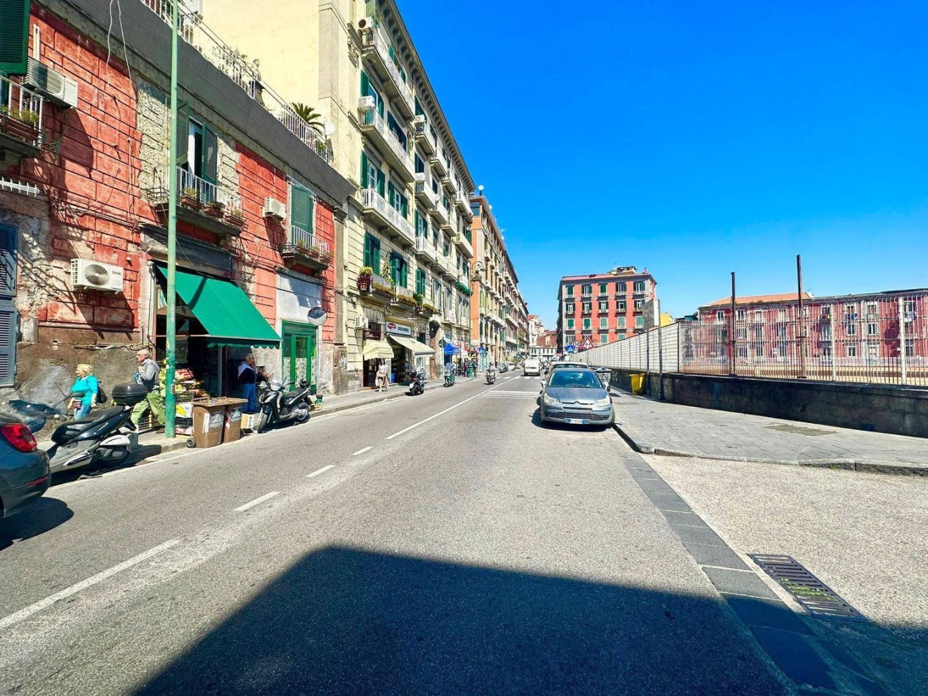 2 rooms Apartment in Naples, Italy No. 275902