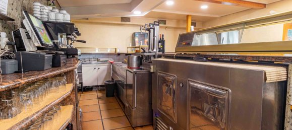 605m² Commercial property in Moralzarzal, Spain No. 78500 38