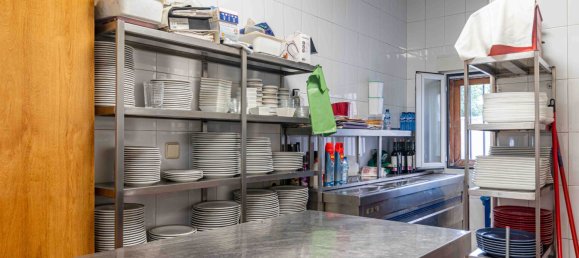 605m² Commercial property in Moralzarzal, Spain No. 78500 33