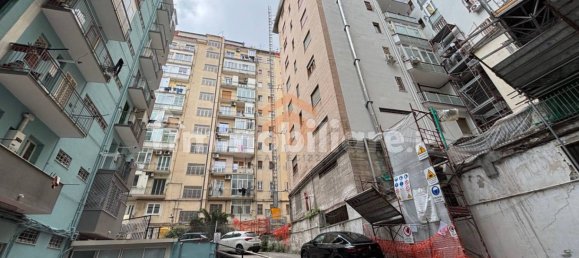 2 bedrooms Apartment in Naples, Italy No. 375399 4