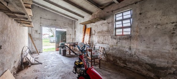 Garage à San Pietro in Casale, Italy No. 27029 4