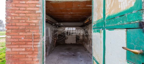 Garage à San Pietro in Casale, Italy No. 27029 12