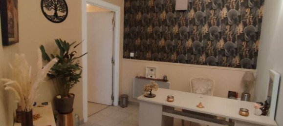 29m² Commercial property in Pau, France No. 321266 3