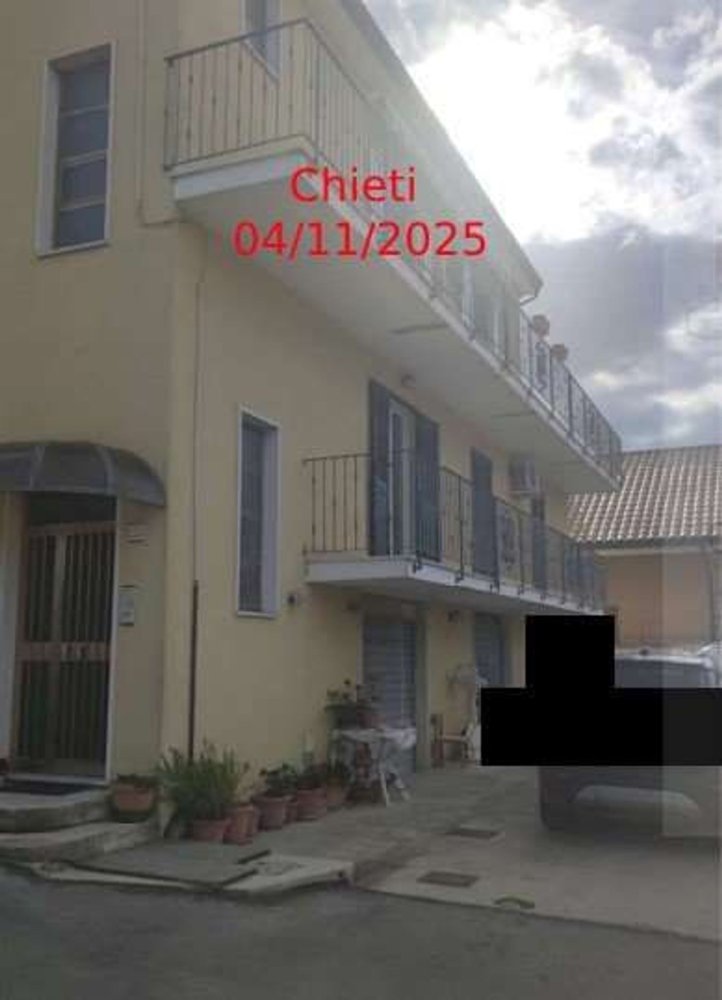 Casa de 8 habitaciónes en Chieti, Italy No. 140805