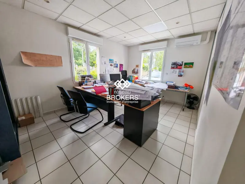 Büro in Chambray-les-Tours, France 220m², Nr. 302421