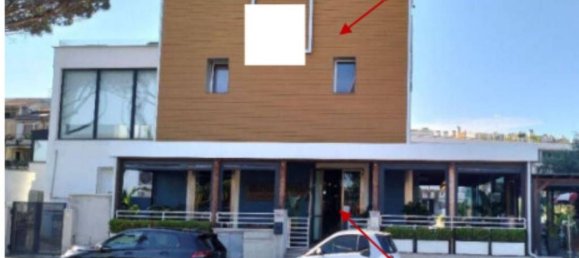 850m² Commercial property in Fiumicino, Italy No. 313571 2