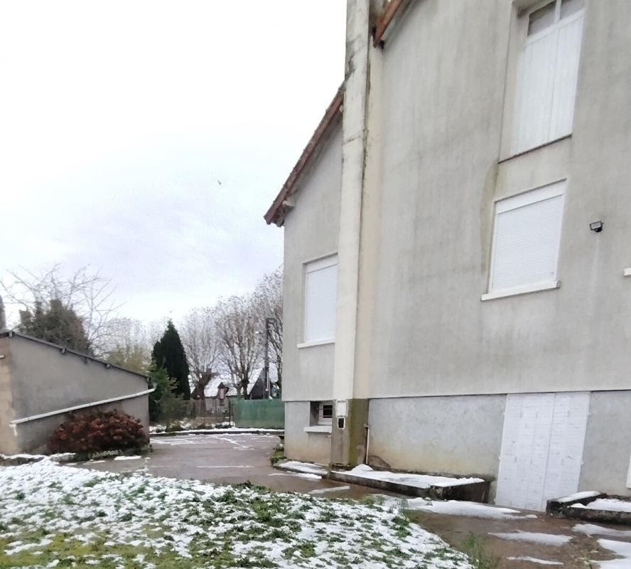 Casa de 2 dormitorios en Vendome, France No. 46513