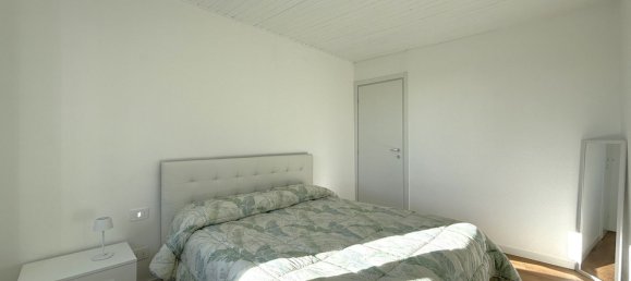 3-salle Appartement à Stezzano, Italy No. 3414 6