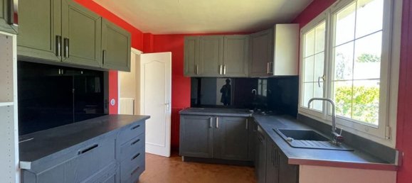 5 bedrooms House in Saint-Sauveur-sur-Ecole, France No. 188066 5