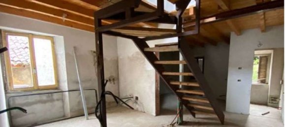 Casa de 5 habitaciónes en Besano, Italy No. 257683 18