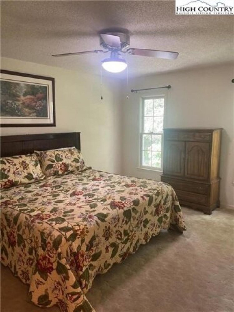 4 bedrooms House in North Wilkesboro, USA No. 377943