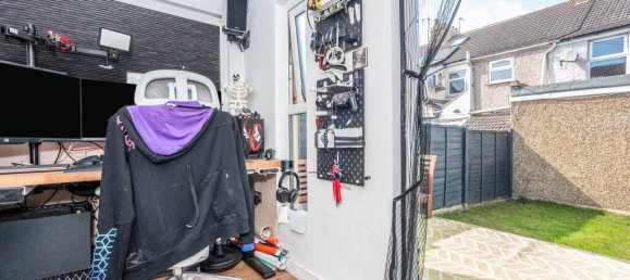 3 bedrooms Commercial property in Dartford, United Kingdom No. 10826 5