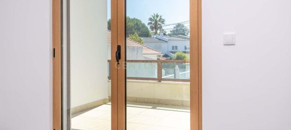 3 Schlafzimmer Haus in Corroios, Portugal, Nr. 138563 46