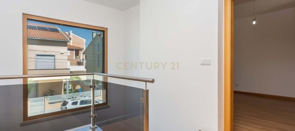 3 Schlafzimmer Haus in Corroios, Portugal, Nr. 138563 44