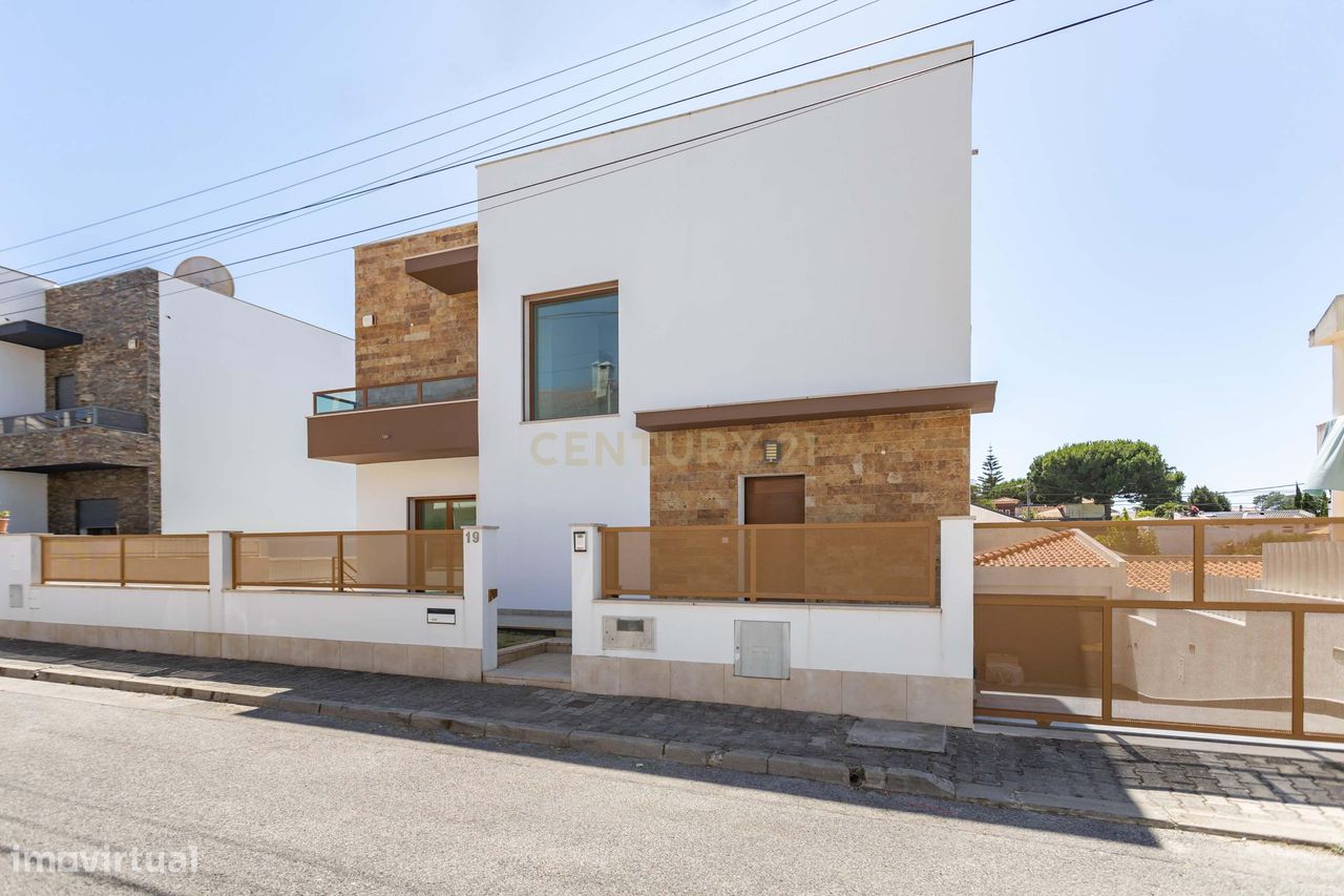 3 Schlafzimmer Haus in Corroios, Portugal, Nr. 138563