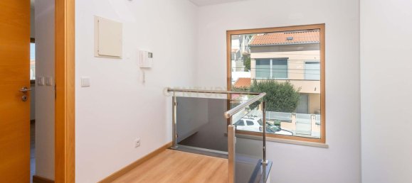 3 Schlafzimmer Haus in Corroios, Portugal, Nr. 138563 40