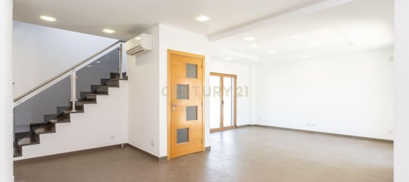 3 Schlafzimmer Haus in Corroios, Portugal, Nr. 138563 29