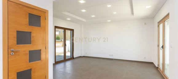 3 Schlafzimmer Haus in Corroios, Portugal, Nr. 138563 30