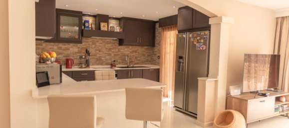 Apartamento de 3 dormitorios en Benahavís, Spain No. 3322 8