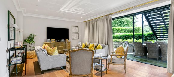 5 bedrooms House in Egham, United Kingdom No. 13172 12