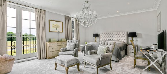 5 bedrooms House in Egham, United Kingdom No. 13172 13