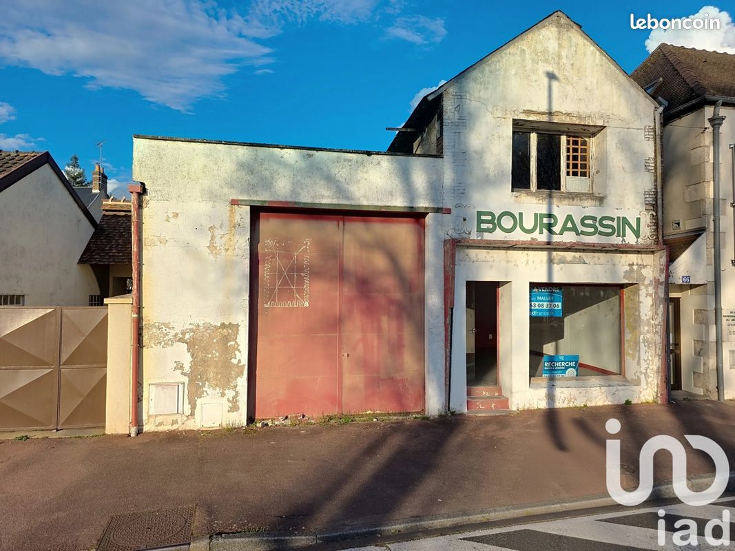  بناية في Gien, France 270متر مربع رقم 264450