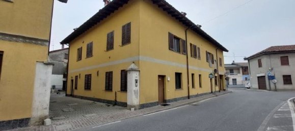 Apartamento de 3 habitaciónes en Gerenzago, Italy No. 181375 10