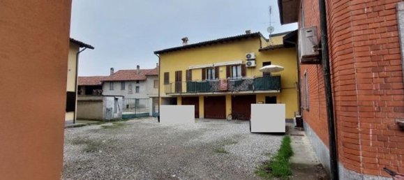 Apartamento de 3 habitaciónes en Gerenzago, Italy No. 181375 3