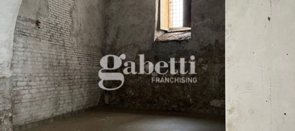 73m² Garage in Capua, Italy No. 131821 7