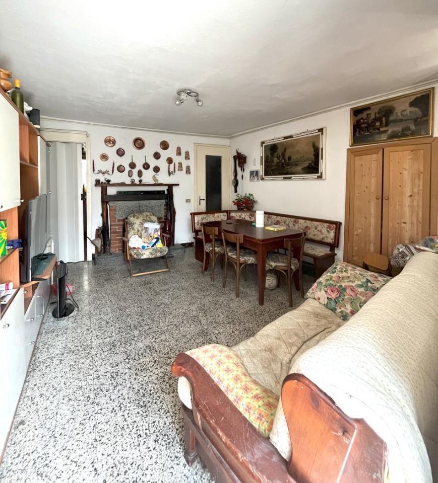 4 rooms House in Centro Valle Intelvi, Italy No. 158230