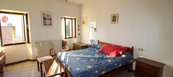 4 rooms House in Centro Valle Intelvi, Italy No. 158230 8