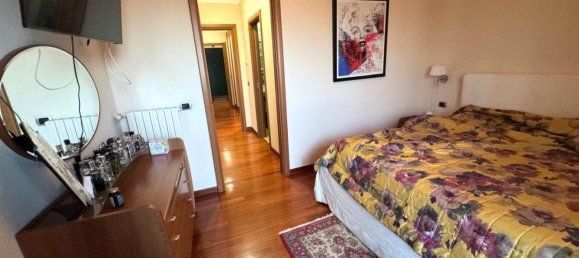 5 rooms Apartment in Catanzaro, Italy No. 281123 9