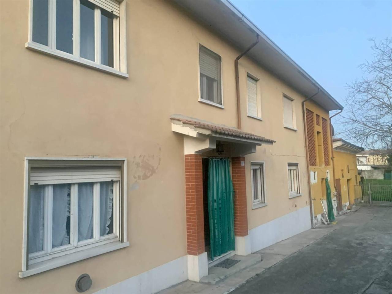 7-Zimmer Haus in Dosolo, Italy, Nr. 37501