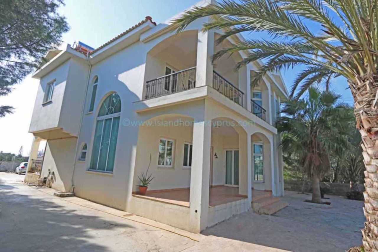 3 bedrooms House in Ayia Napa, Cyprus No. 23859