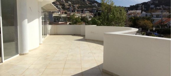600m² Property in Saronida, Greece No. 6732 2