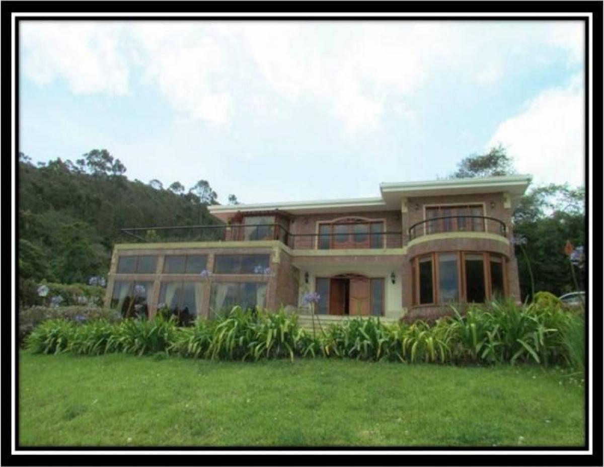 4 bedrooms House in Bogota, Colombia No. 11483