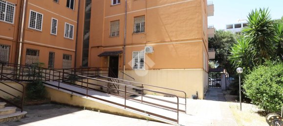 3 bedrooms Apartment in Rome, Italy No. 273414 24