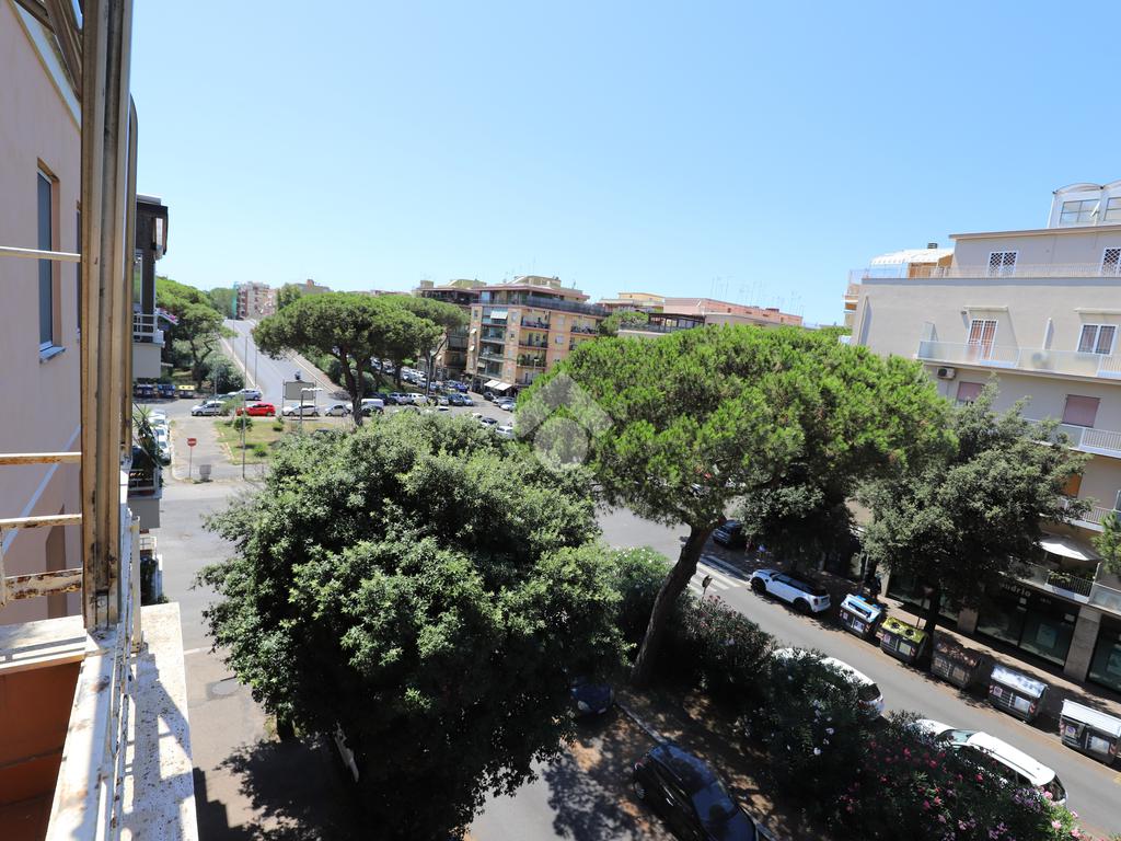 3 bedrooms Apartment in Rome, Italy No. 273414