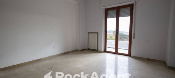 Apartamento de 2 dormitorios en Catanzaro, Italy No. 296155 18