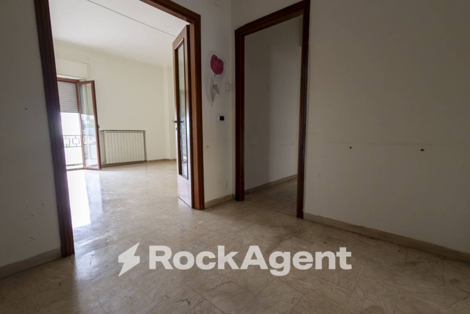 Apartamento de 2 dormitorios en Catanzaro, Italy No. 296155