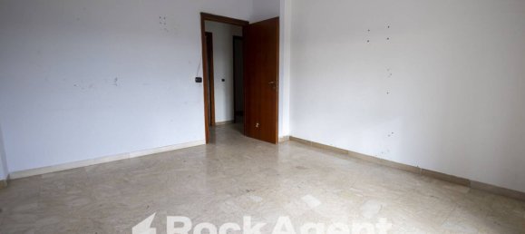 Apartamento de 2 dormitorios en Catanzaro, Italy No. 296155 12