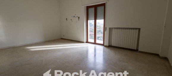 Apartamento de 2 dormitorios en Catanzaro, Italy No. 296155 17
