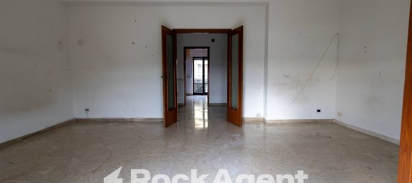 Apartamento de 2 dormitorios en Catanzaro, Italy No. 296155 8