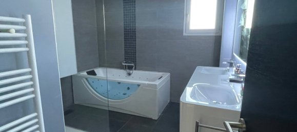 6 chambres Maison à Sainte-Colombe, France No. 328072 10