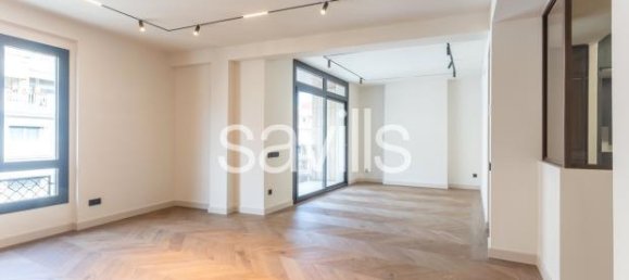 4 bedrooms Apartment in Barcelona, Spain No. 182360 4